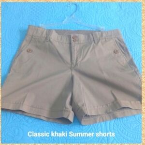 Khaki Women's Summer Shorts Tan Size 10 Gloria Vanderbilt